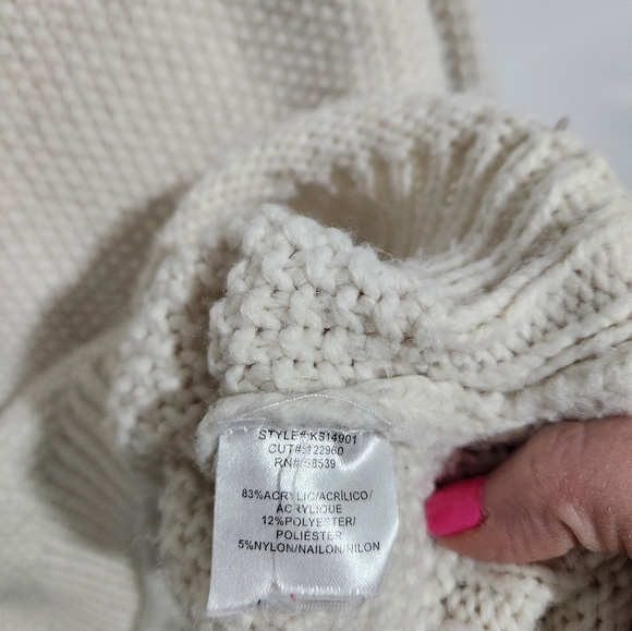 Kut from the Kloth cropped womens sweater. Size small - Picture 6 of 7